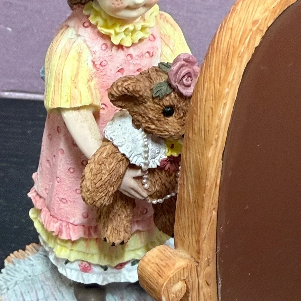 2 Linda Grayson 1996 Charming Bear Figurines Emily Cynthia With Floral Accents